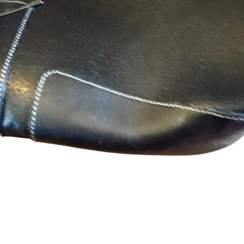 Gucci Rare Black Leather Bag with Silvertone Accents - Picture 10 of 13